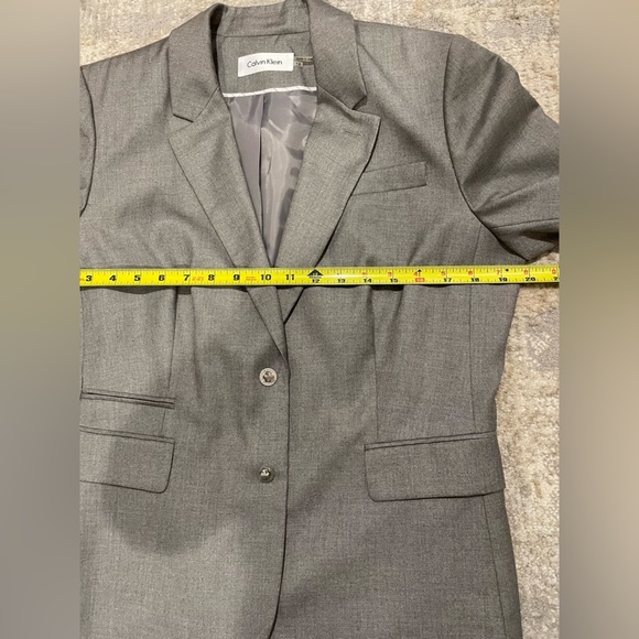 Calvin Klein Suit Blazer Jacket & Ankle Pants Gray Size 12 Turn Lock Buttons - Picture 8 of 12